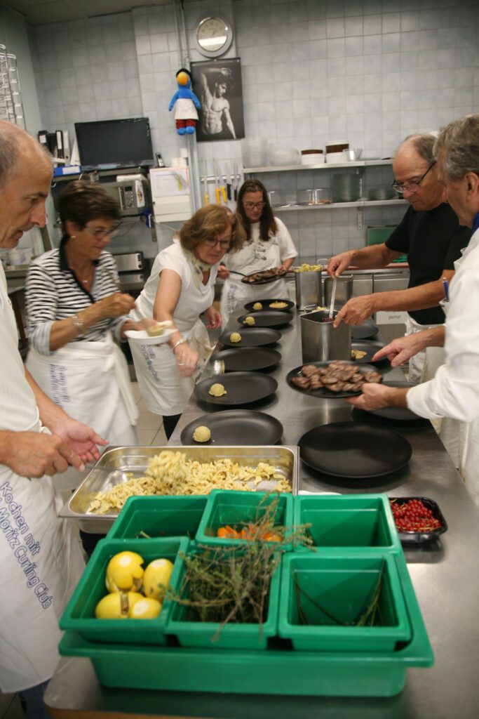 KOCHEN MIT ST. MORITZ CURLING CLUB IM WALDHAUS AM SEE ST. MORITZ 01. SEPTEMBER 2018